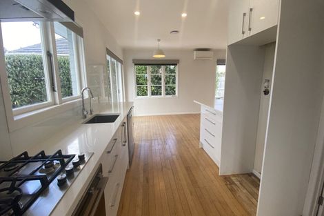 Photo of property in 5 Brookfield Road, Te Atatu Peninsula, Auckland, 0610