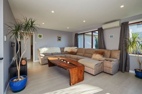Photo of property in 75 Churchill Street, Kaikoura, 7300