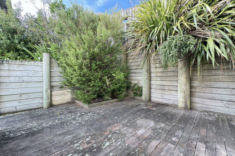 Photo of property in 52d Mandalay Terrace, Khandallah, Wellington, 6035