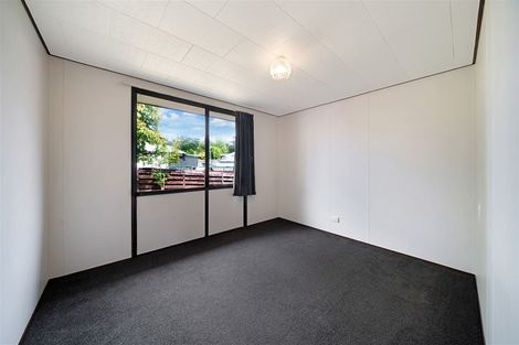 Photo of property in 2/76 Parrs Cross Road, Henderson, Auckland, 0612
