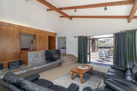 Photo of property in 14 Pine Grove, Tairua, 3508