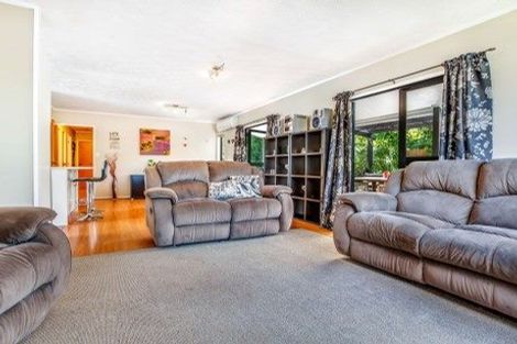 Photo of property in 2/44 Darren Crescent, Half Moon Bay, Auckland, 2012