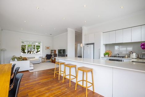 Photo of property in 12 Rewarewa Road, Te Atatu Peninsula, Auckland, 0610