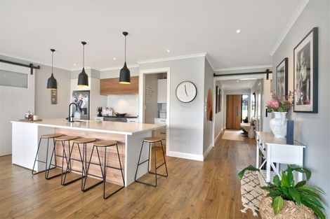 Photo of property in 9 Kauri Grove Drive, Kumeu, 0810