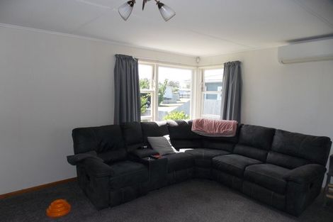 Photo of property in 16 Jackson Avenue, Highbury, Palmerston North, 4412