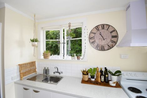 Photo of property in 23 Cumberland Street, Leigh, 0985