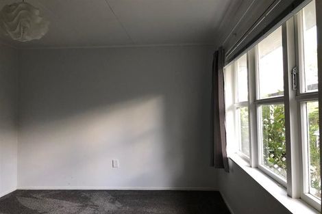 Photo of property in 44 Seymour Road, Sunnyvale, Auckland, 0612