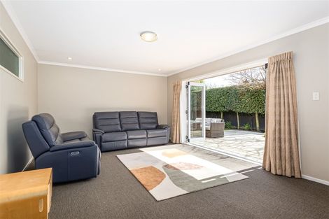 Photo of property in 46 Regency Crescent, Redwood, Christchurch, 8051
