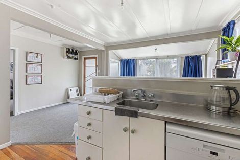 Photo of property in 32 Pendarves Street, New Plymouth, 4310