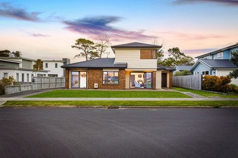 Photo of property in 60 Pohutukawa Parade, Riverhead, 0820