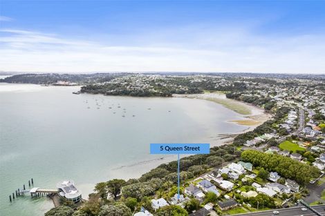 Photo of property in 5 Queen Street, Northcote Point, Auckland, 0627