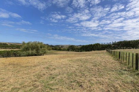 Photo of property in 33 Cable Road, Waimauku, 0881