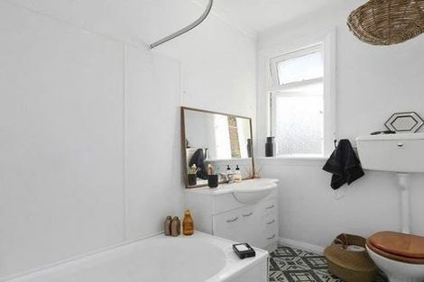 Photo of property in 32 Motu Street, Saint Clair, Dunedin, 9012