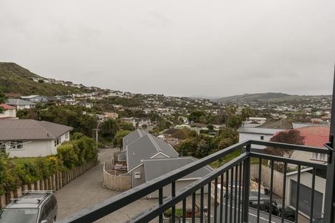 Photo of property in 4/25 Hollies Crescent, Johnsonville, Wellington, 6037