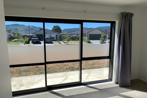 Photo of property in 5 Filmer Crescent, Wallaceville, Upper Hutt, 5018
