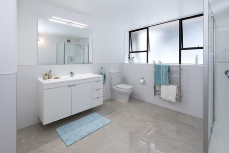 Photo of property in 2/9 Takutai Avenue, Bucklands Beach, Auckland, 2012