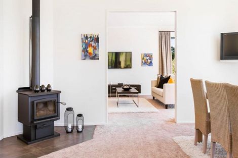 Photo of property in 10 Warman Road, Okura, Auckland, 0792