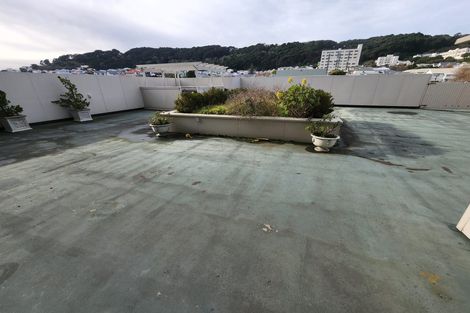 Photo of property in Grandstand Apartments, 37/80 Kent Terrace, Mount Victoria, Wellington, 6011