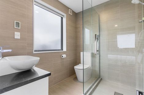 Photo of property in 142b Bucklands Beach Road, Bucklands Beach, Auckland, 2012