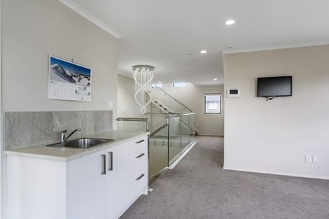 Photo of property in 25 Drumbuoy Drive, Flat Bush, Auckland, 2019
