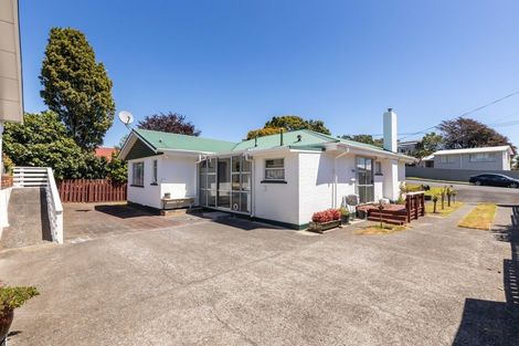 Photo of property in 8 Raniera Street, Glen Avon, New Plymouth, 4312