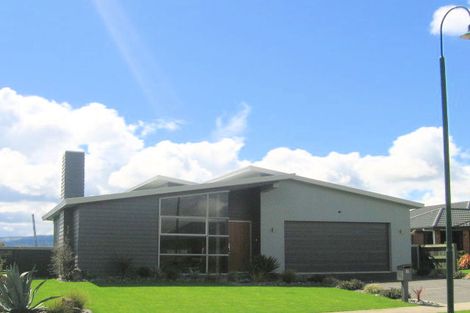 Photo of property in 11 Duggan Drive, Owhata, Rotorua, 3010