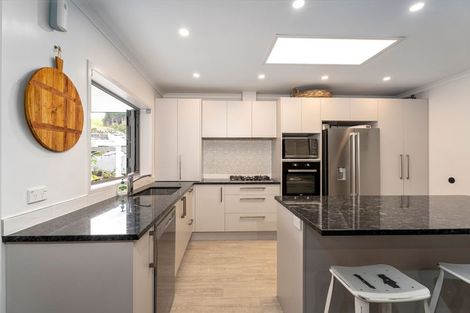 Photo of property in 325 Cook Drive, Whitianga, 3510