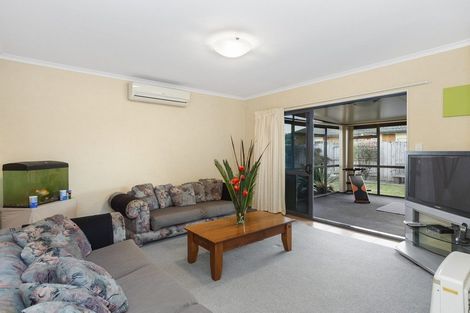 Photo of property in 34 Mcleod Place, Papamoa Beach, Papamoa, 3118