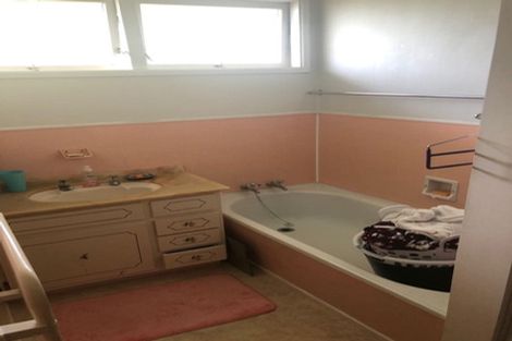 Photo of property in 1/35 Rangitoto Terrace, Milford, Auckland, 0620