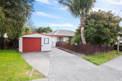 Photo of property in 12 Wren Place, Unsworth Heights, Auckland, 0632