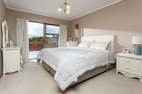 Photo of property in 134 Chelsea View Drive, Chatswood, Auckland, 0626