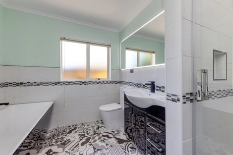 Photo of property in 39 Blackwood Drive, Wattle Downs, Auckland, 2103