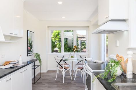 Photo of property in 112 Limbrick Street, Terrace End, Palmerston North, 4410