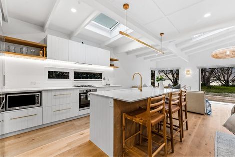 Photo of property in 74 Clinton Road, Tawharanui Peninsula, Matakana, 0986