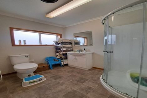 Photo of property in 50 Pendarves Street, New Plymouth, 4310