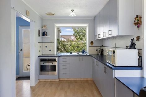 Photo of property in 2/7a Kruse Place, Redwood, Christchurch, 8051