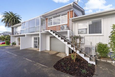 Photo of property in 2/4 Cecil Road, Milford, Auckland, 0620