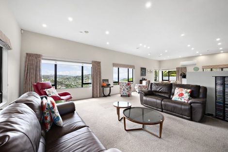 Photo of property in 72 Downing Street, Crofton Downs, Wellington, 6035