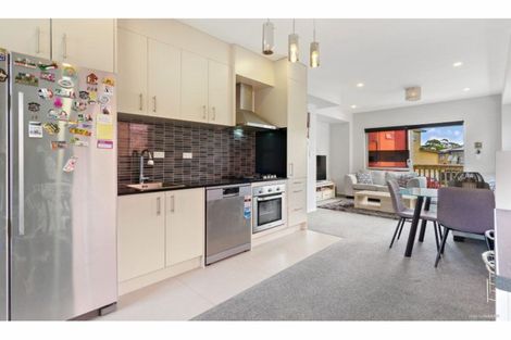 Photo of property in 23/11 Ray Small Drive, Papakura, 2110