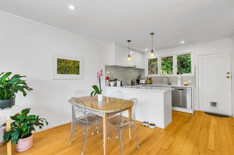 Photo of property in 1/5 Larchwood Avenue, Westmere, Auckland, 1022