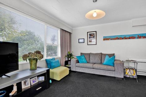 Photo of property in 15 Davidson Street, Hawera, 4610