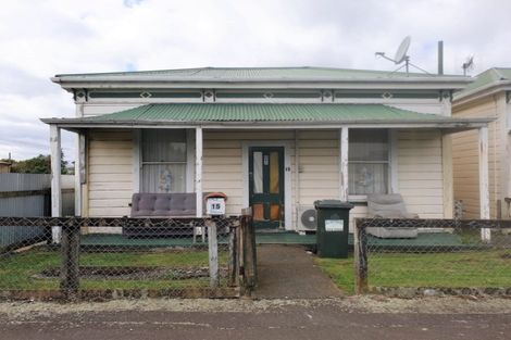 Photo of property in 15 Allardice Street, Dannevirke, 4930