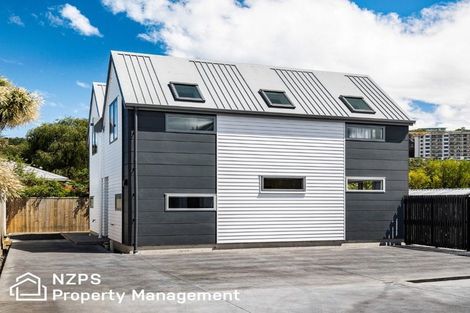 Photo of property in 2/208 Surrey Street, Saint Clair, Dunedin, 9012
