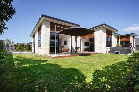 Photo of property in 22 Awa Place, Rangiora, 7400