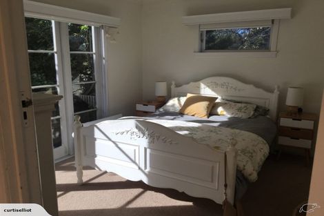 Photo of property in 18 Norman Road, Titirangi, Auckland, 0604