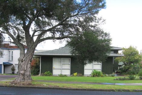 Photo of property in 198 Clovelly Road, Bucklands Beach, Auckland, 2012