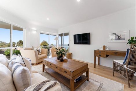 Photo of property in 6 Puriri Place, Sandspit, Warkworth, 0982