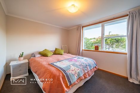Photo of property in 63 Oakleigh Street, Maungaraki, Lower Hutt, 5010
