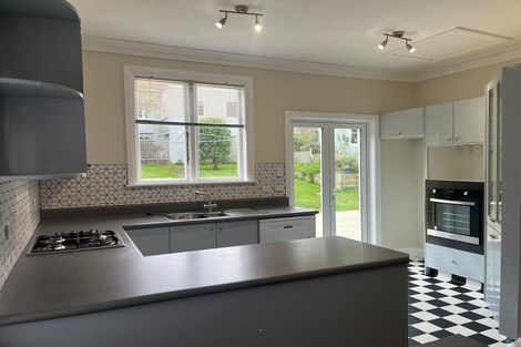 Photo of property in 21 Burrows Avenue, Karori, Wellington, 6012