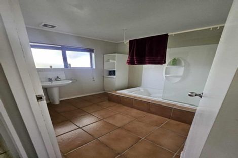 Photo of property in 3 Grenadine Place, Unsworth Heights, Auckland, 0632